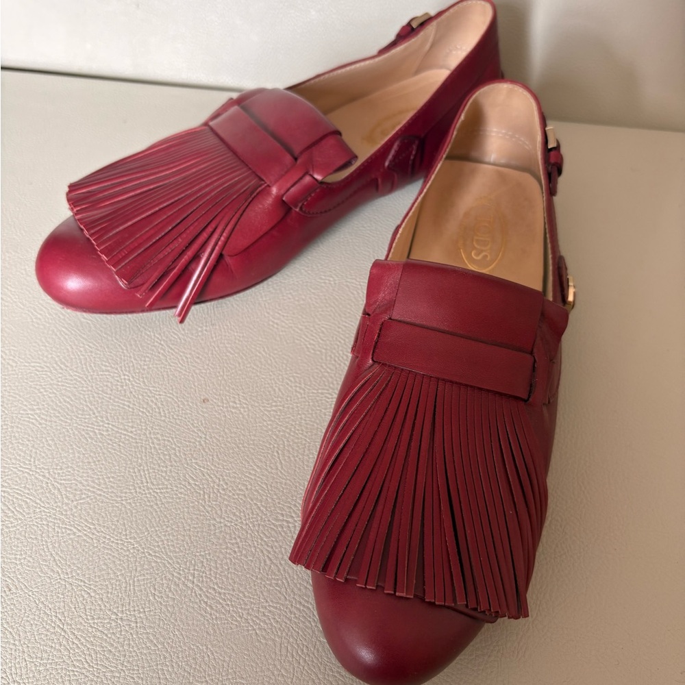 Tod’s Italian Leather Fringe Loafers – Burgundy – Size 38.5